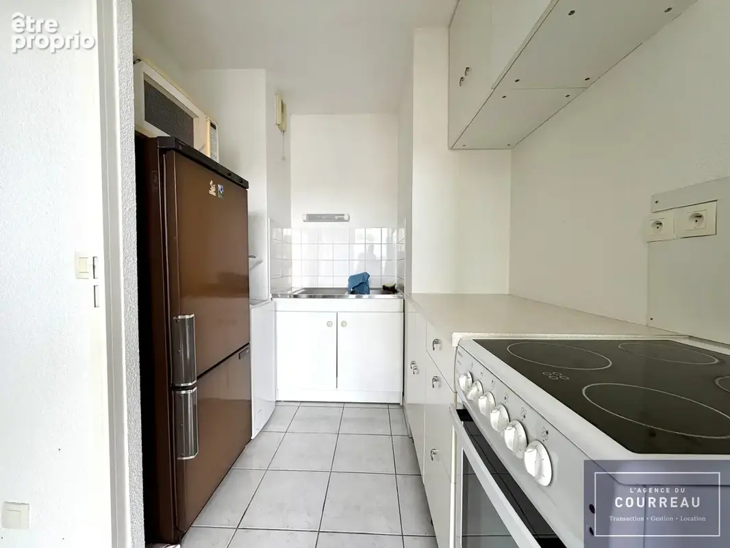 Quartier la martelle, appartement T3 , terrasse et parking , - photo 8