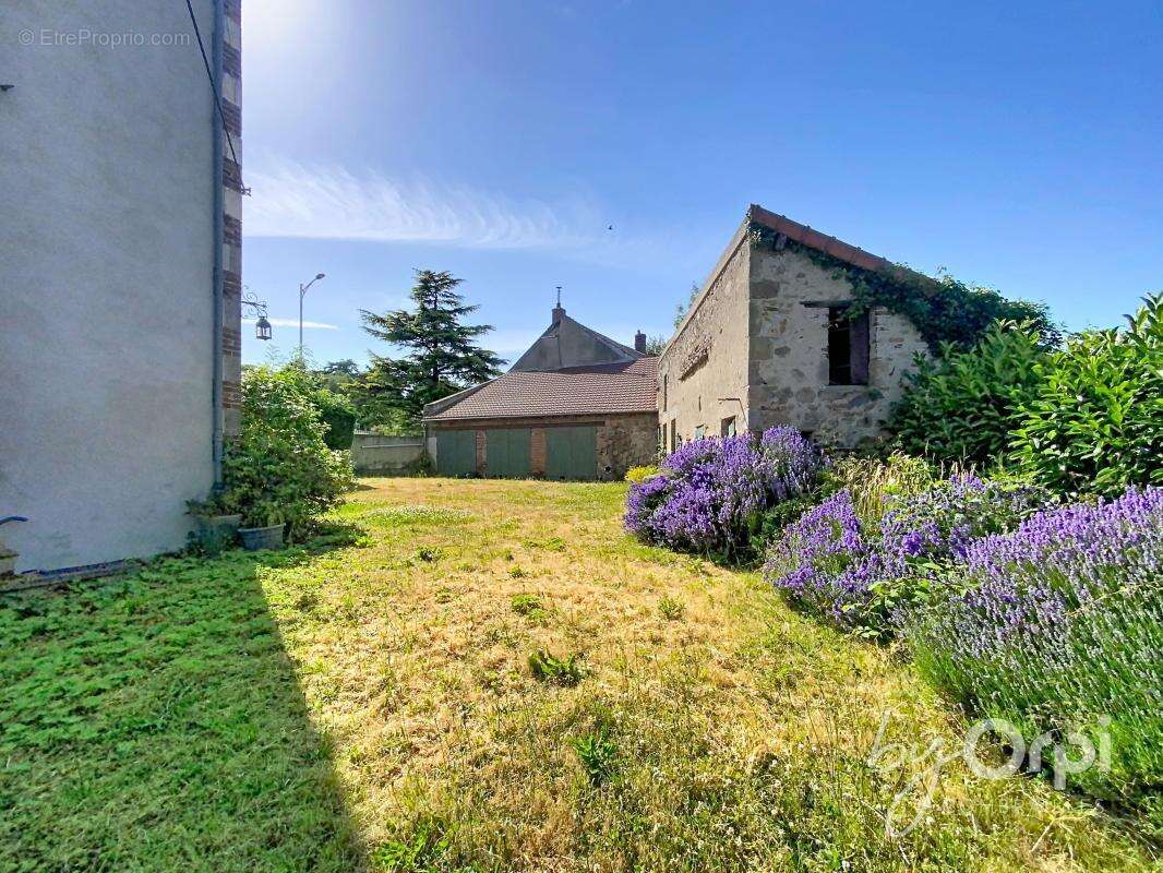 Maison à MONTAIGUT