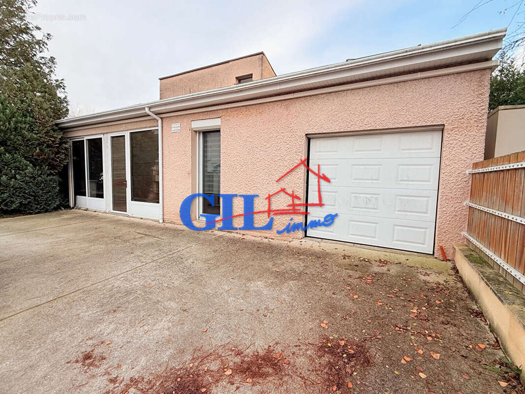 Maison à COMBS-LA-VILLE