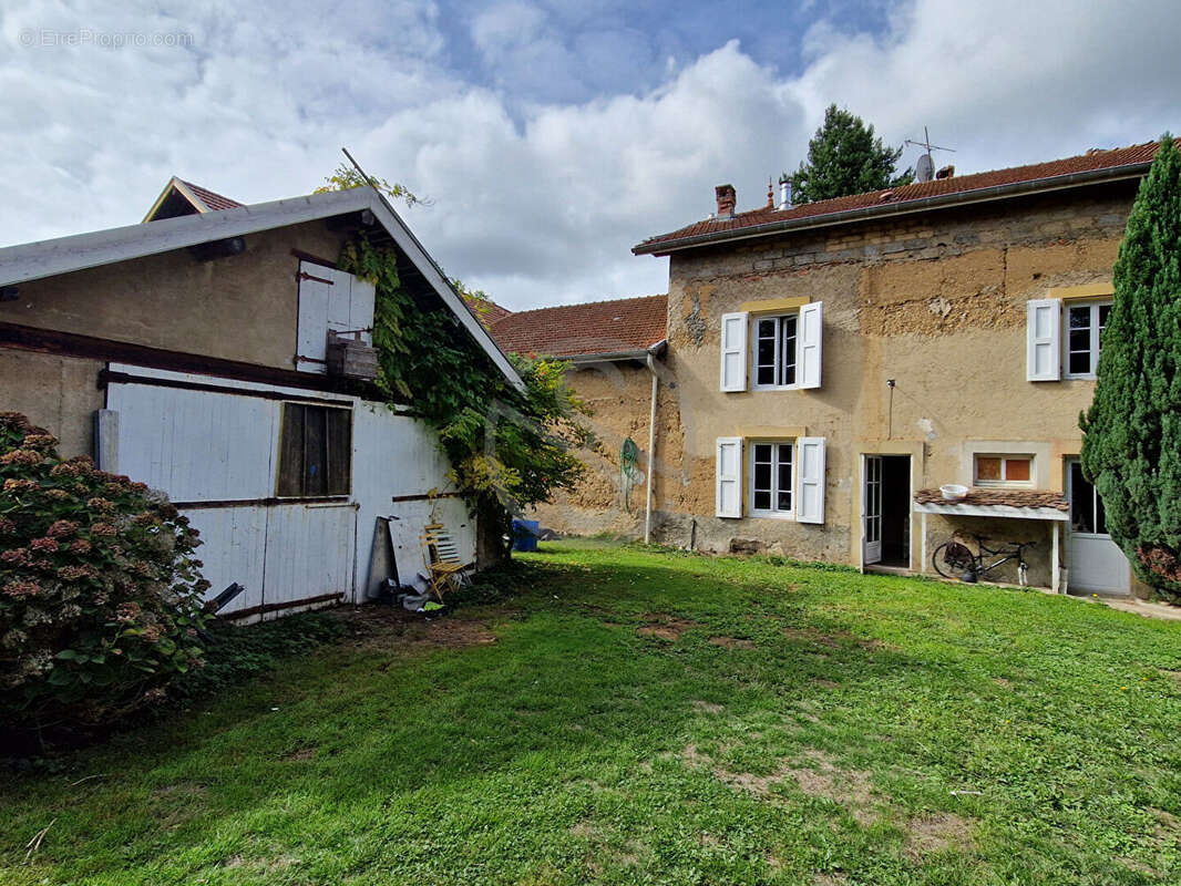 Maison à IZEAUX