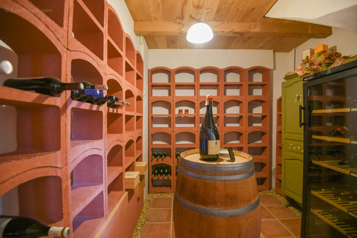 Maison à ENTRECASTEAUX