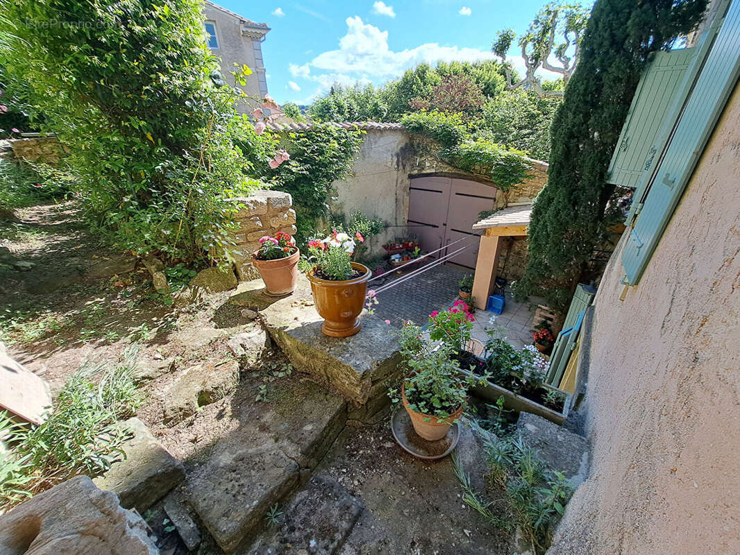 Maison à LE BARROUX