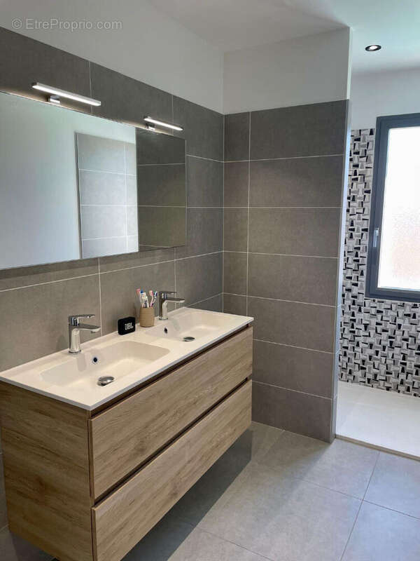 Maison contemporaine au coeur de Portet-sur-Garonne. - photo 11
