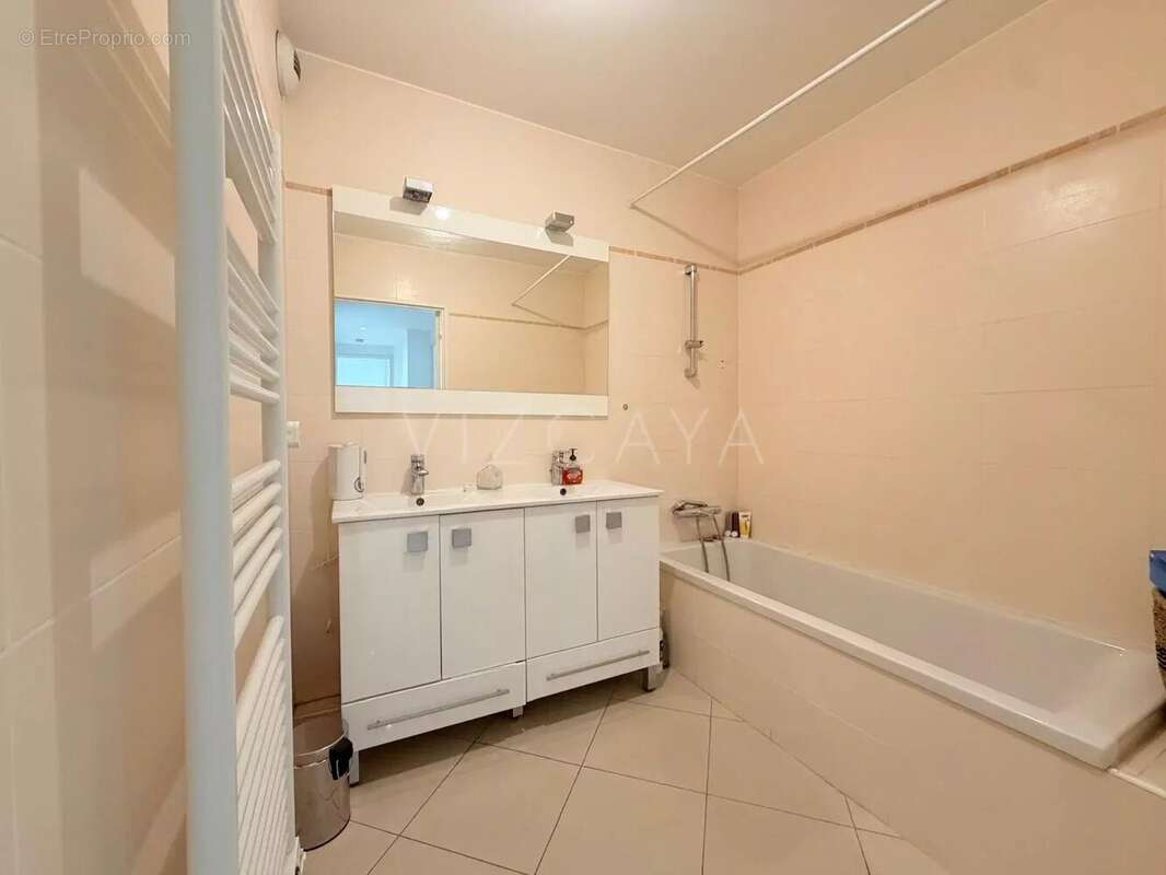 Appartement moderne de 3 pièces au centre d’Antibes - photo 11
