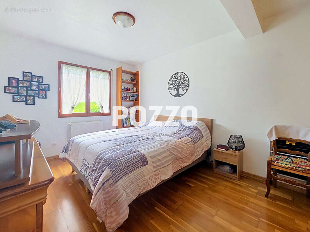 a vendre :Maison  6 chambres à côté de PÉRIERS- à moins de 20 kms de la mer- sous-sol complet - photo 12