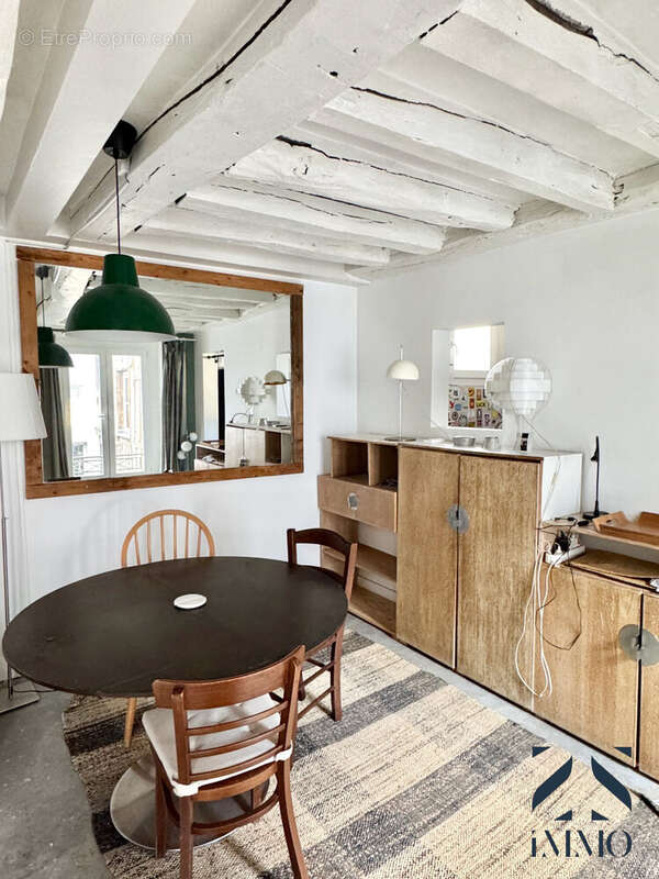 Appartement à PARIS-3E