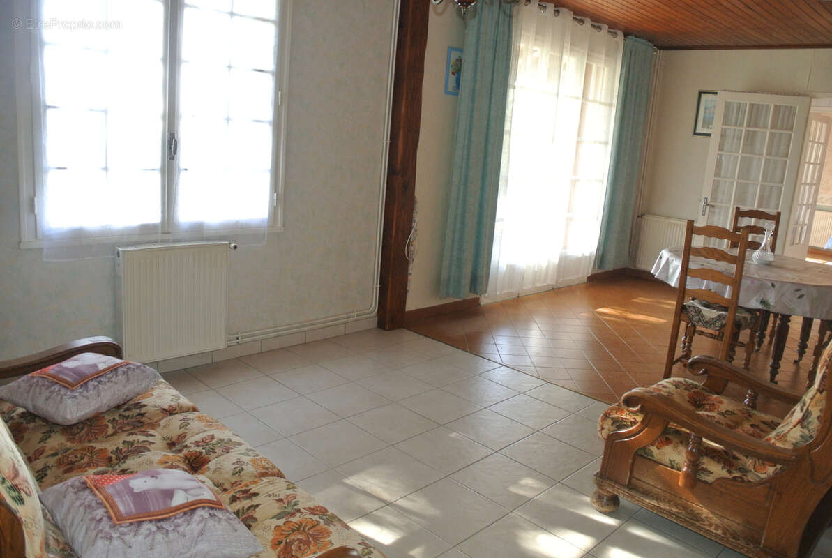 Maison à MAUVEZIN-SUR-GUPIE