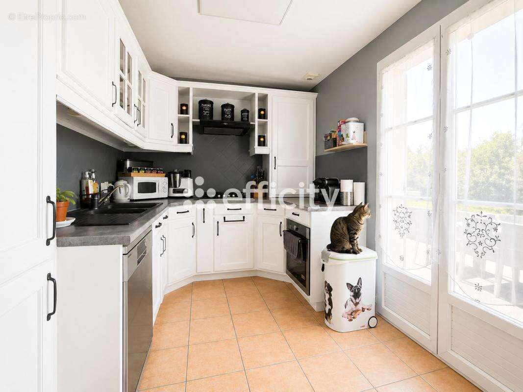 Maison 120 m² à La Chapelle-En-Serval  - photo 6