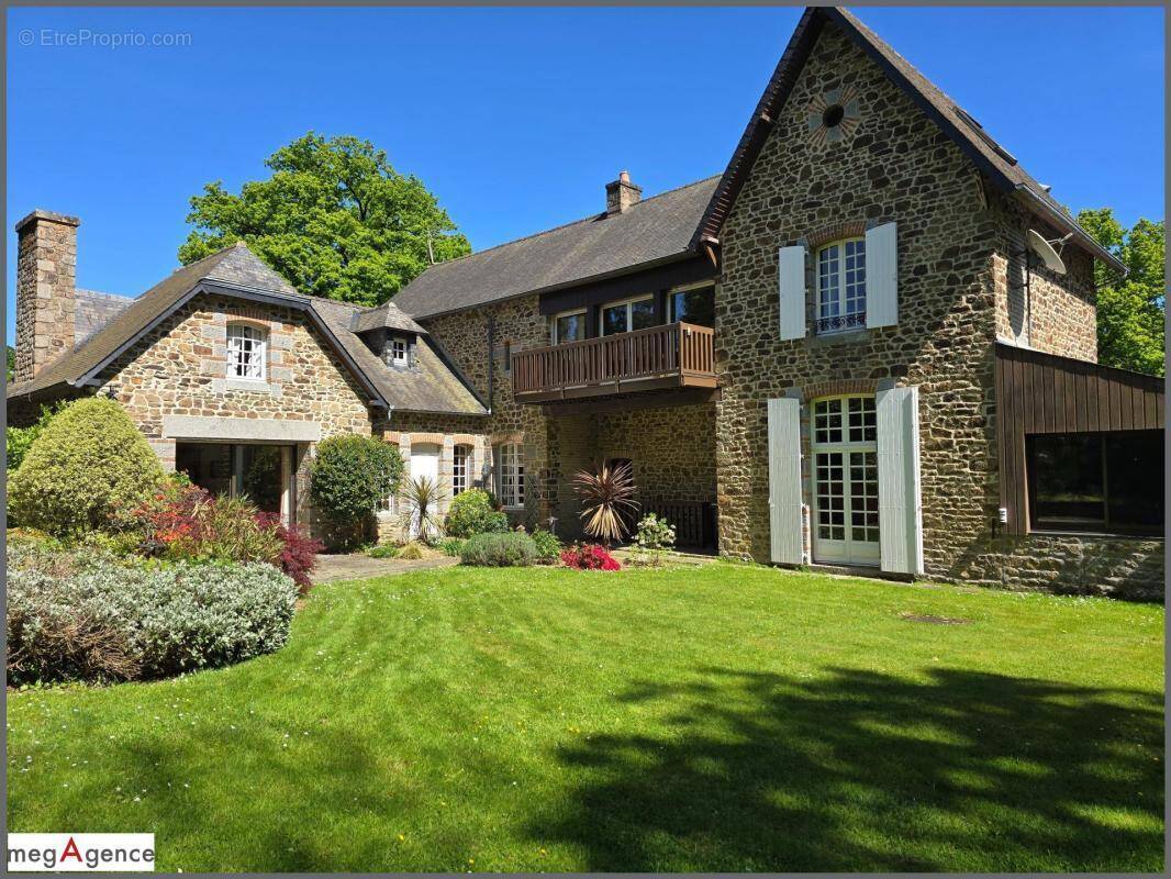 Maison à FOUGERES