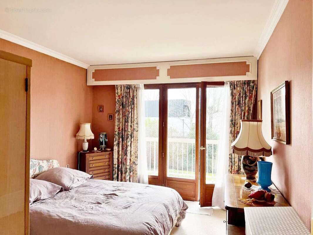 Appartement à SAINT-MAUR-DES-FOSSES