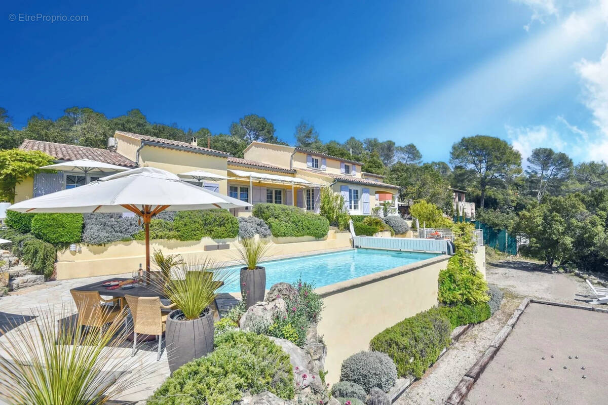 Maison à ENTRECASTEAUX