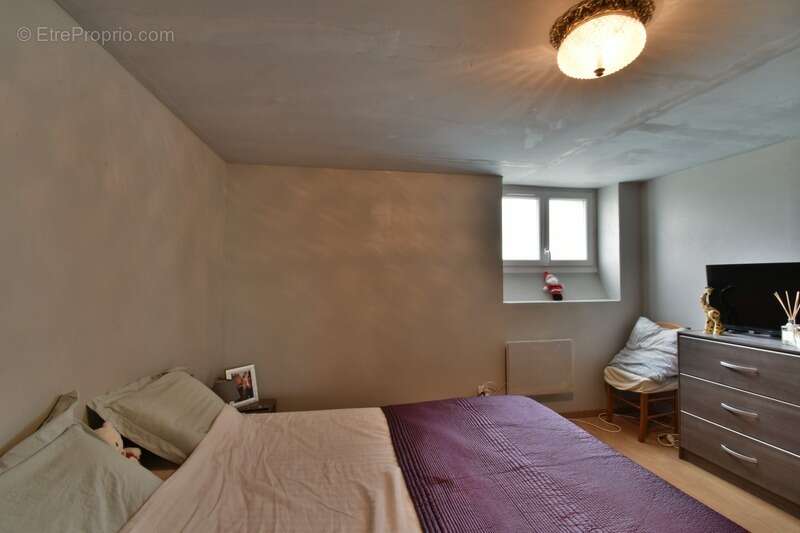 Maison à SAINT-LEGER-MAGNAZEIX