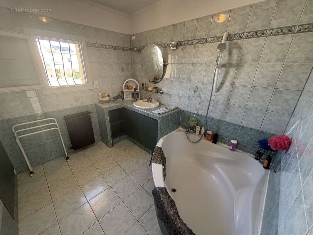 Maison à GALLARGUES-LE-MONTUEUX