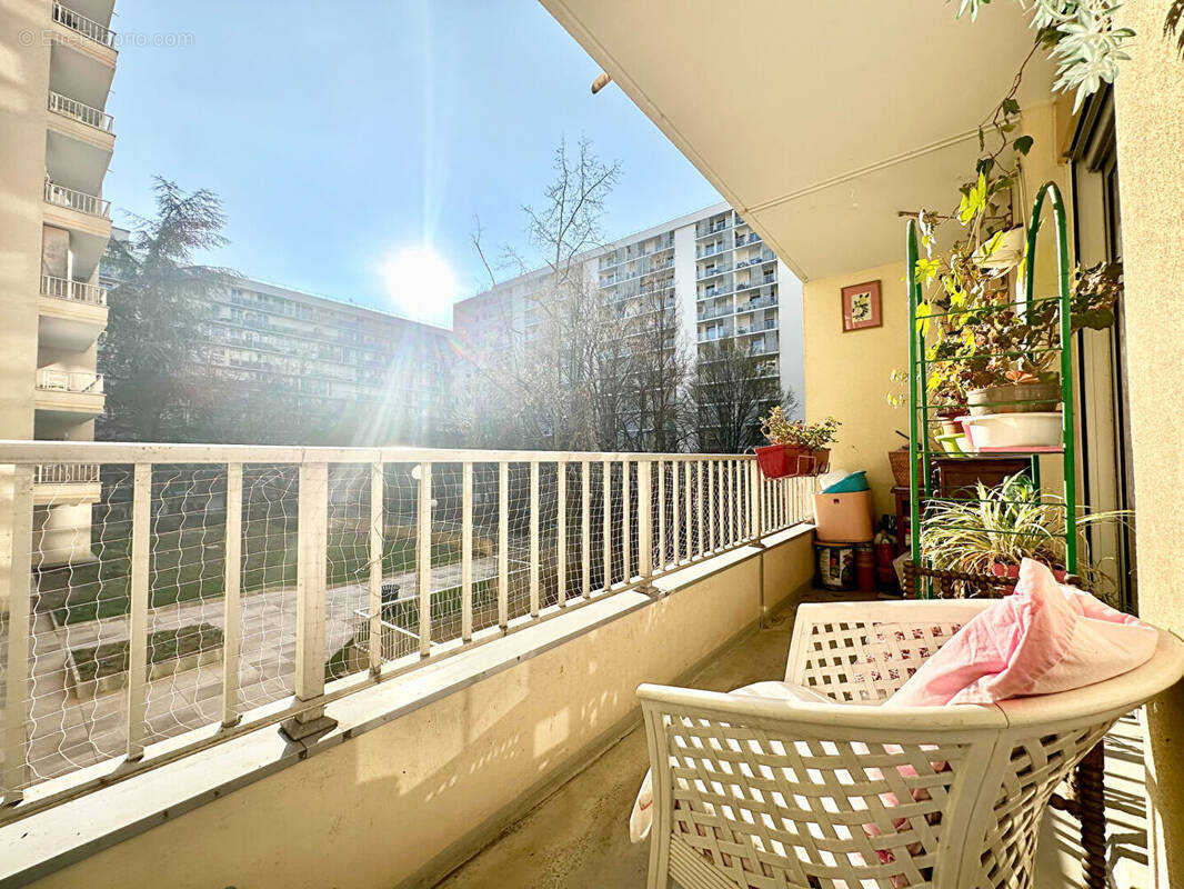 Appartement à PARIS-19E