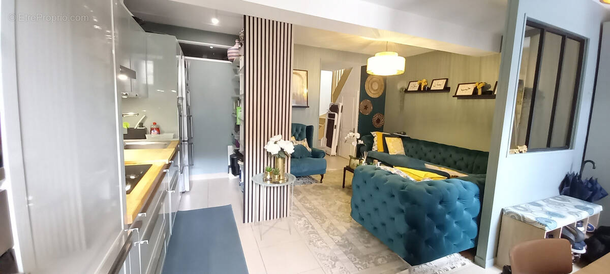 Maison à AMBARES-ET-LAGRAVE