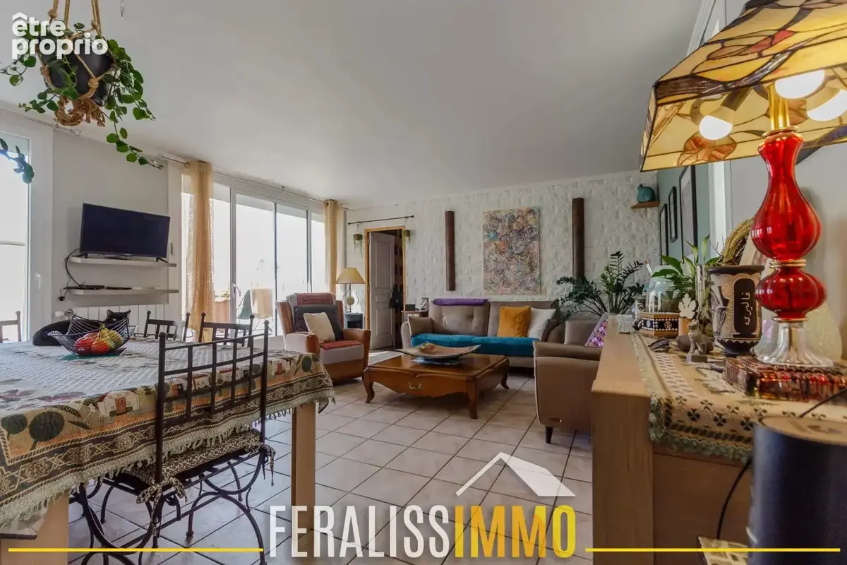 Lumineux appartement F4 de 86 m2 avec extérieur ! - photo 4