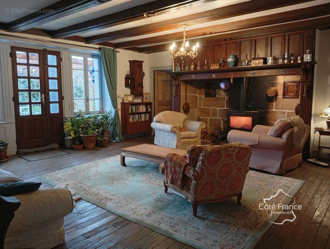 Maison à BARRIAC-LES-BOSQUETS