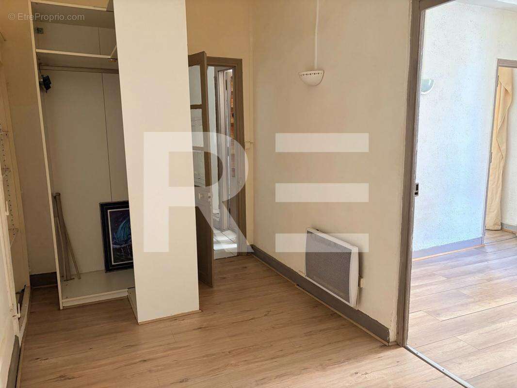 Appartement rue de l'horloge a nimes a renover - photo 3