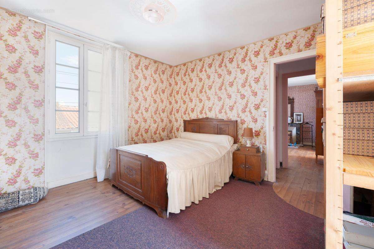 Maison de ville avec beaucoup de charme, jardin et garage - photo 4
