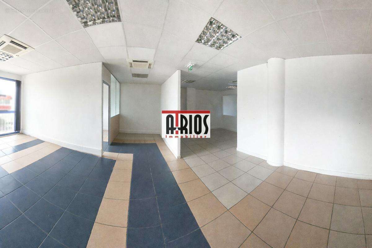 Commerce à SIX-FOURS-LES-PLAGES