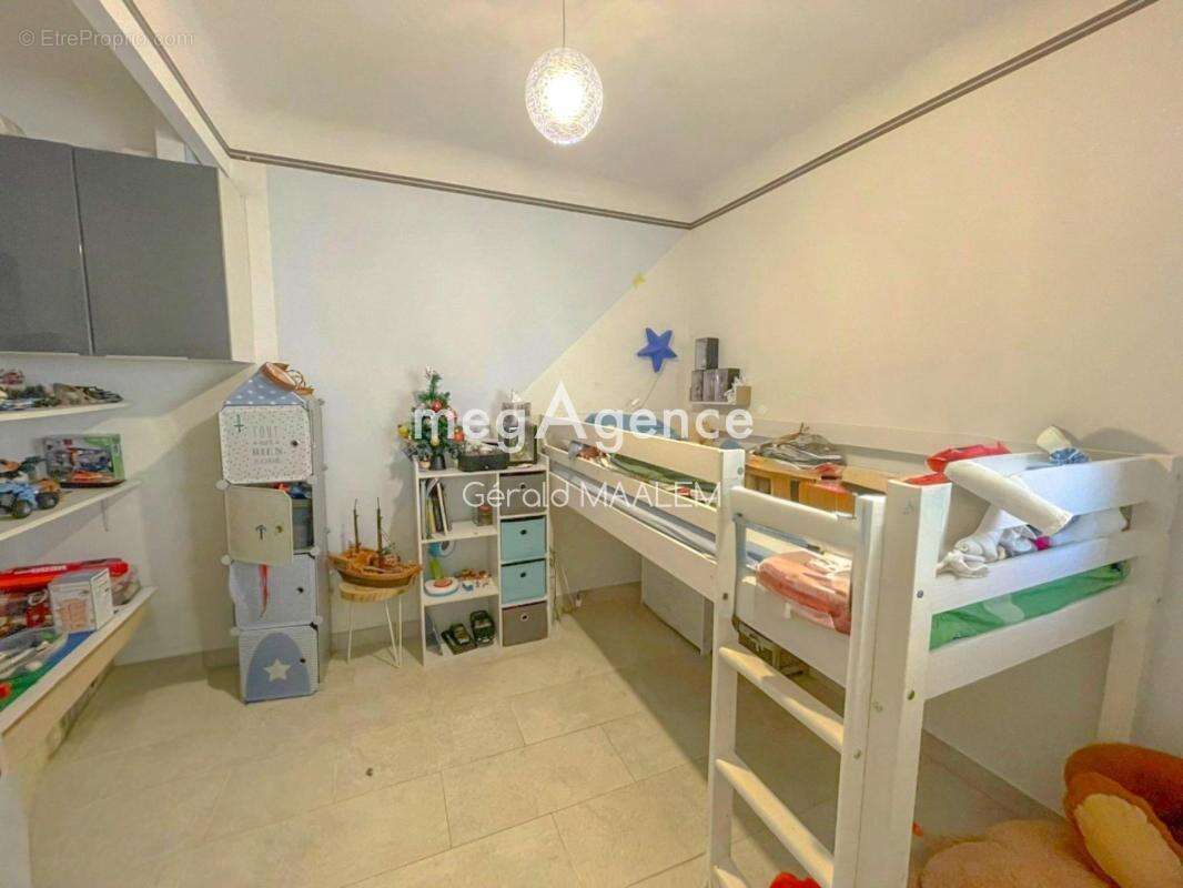 Maison à LA GARDE-FREINET