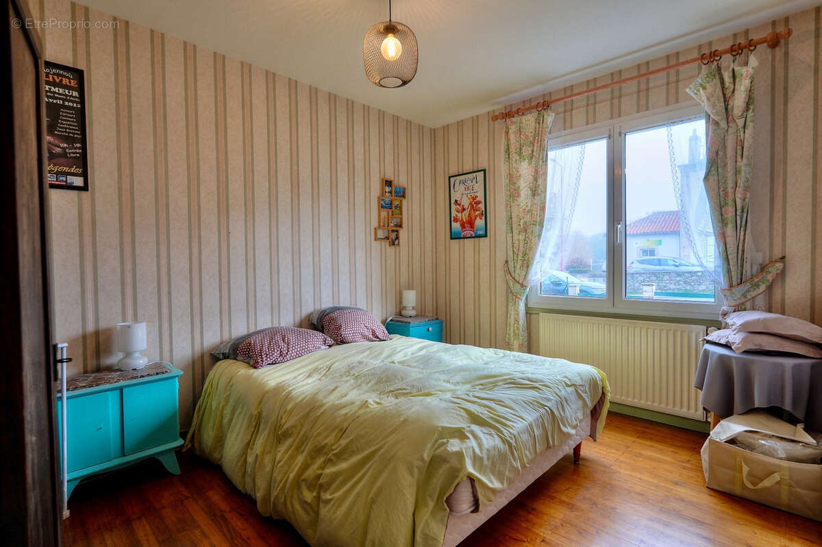 Maison à LA CHAPELLE-SAINT-LAURENT