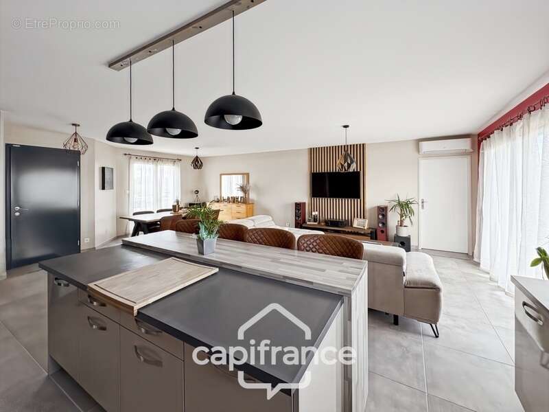 Maison à OUROUX-SUR-SAONE