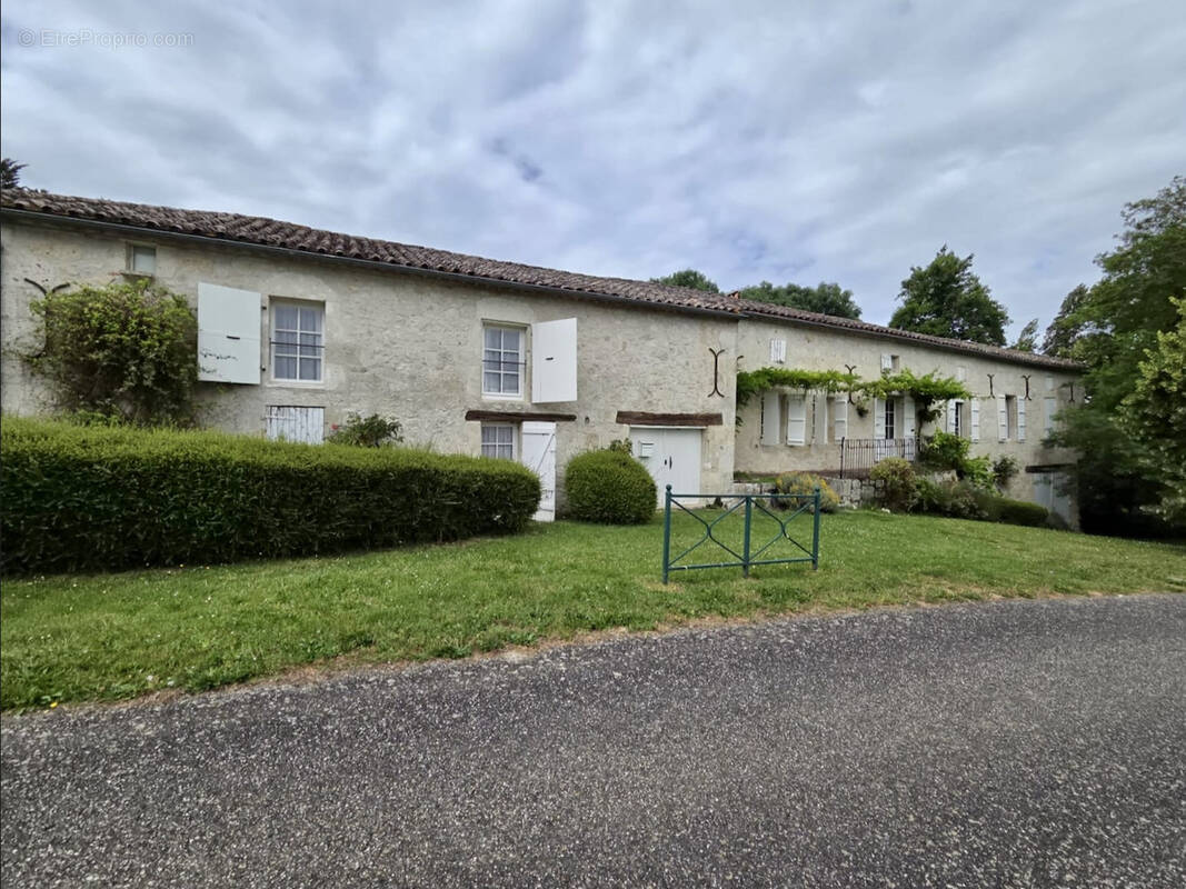 Maison à PERVILLE
