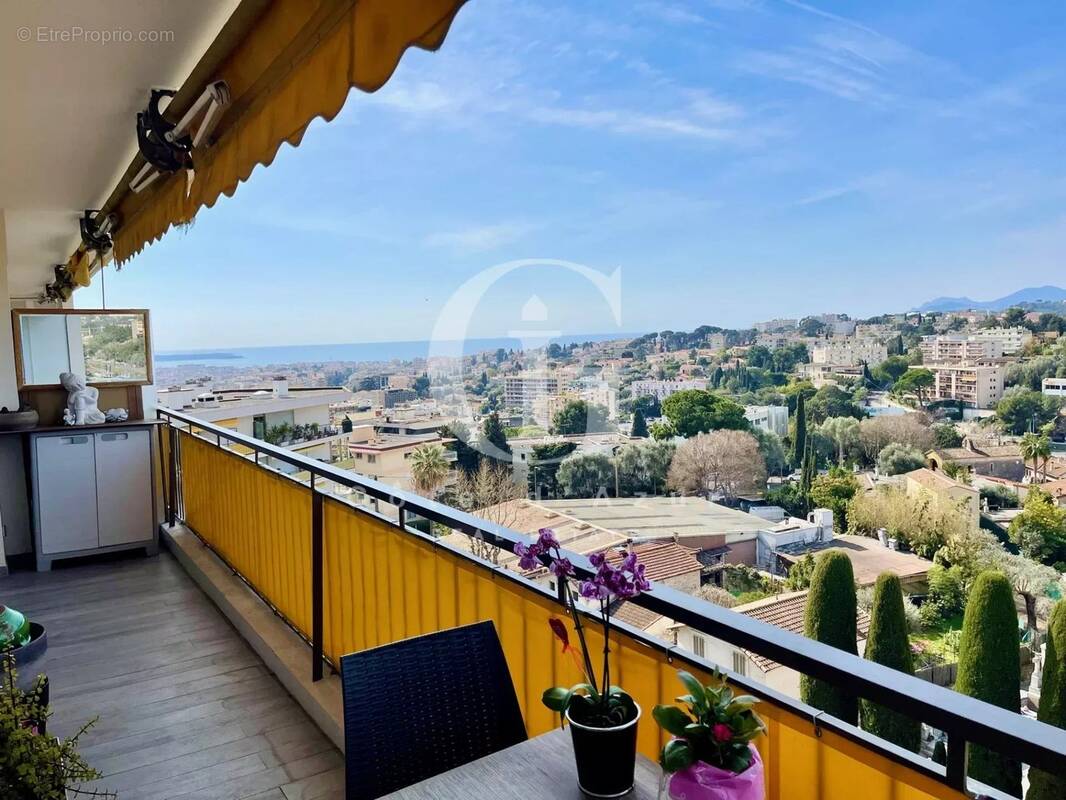 Appartement à LE CANNET