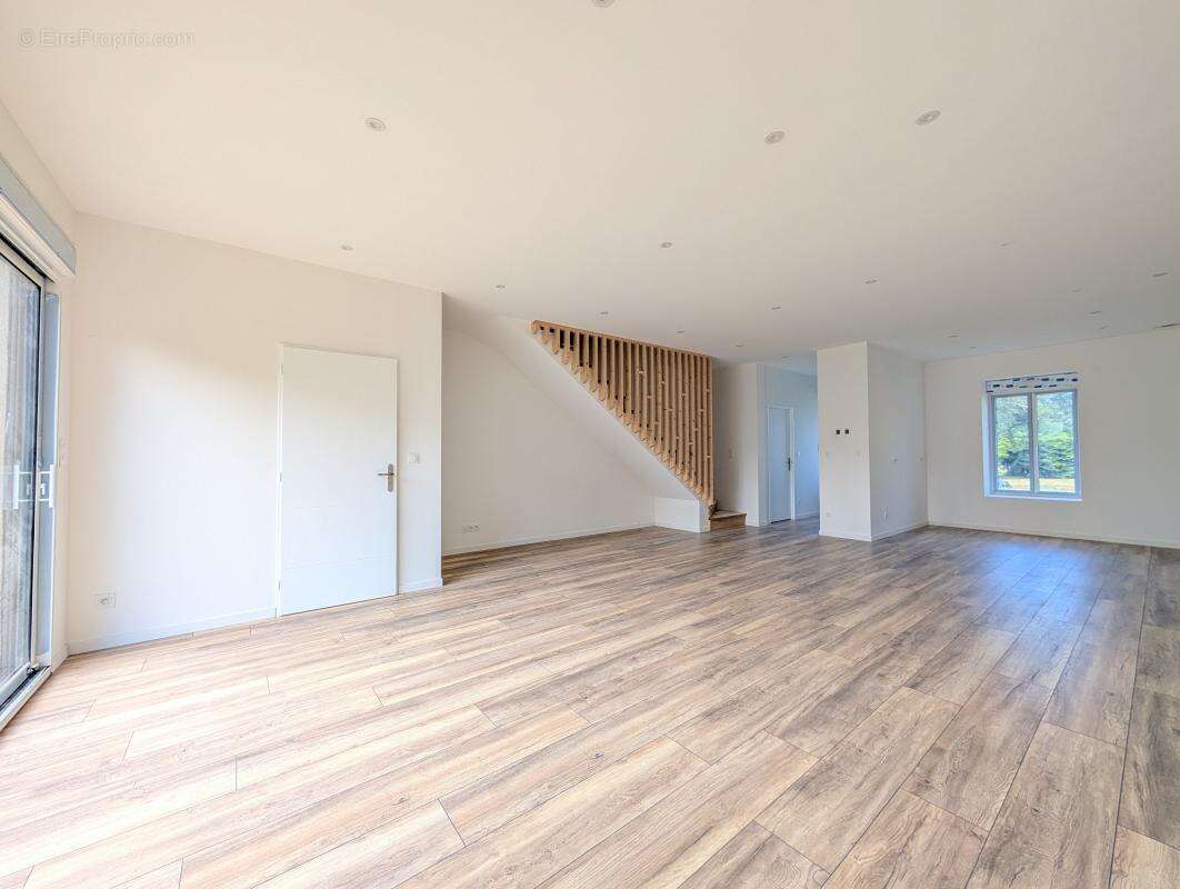 Maison à SEREZIN-DU-RHONE