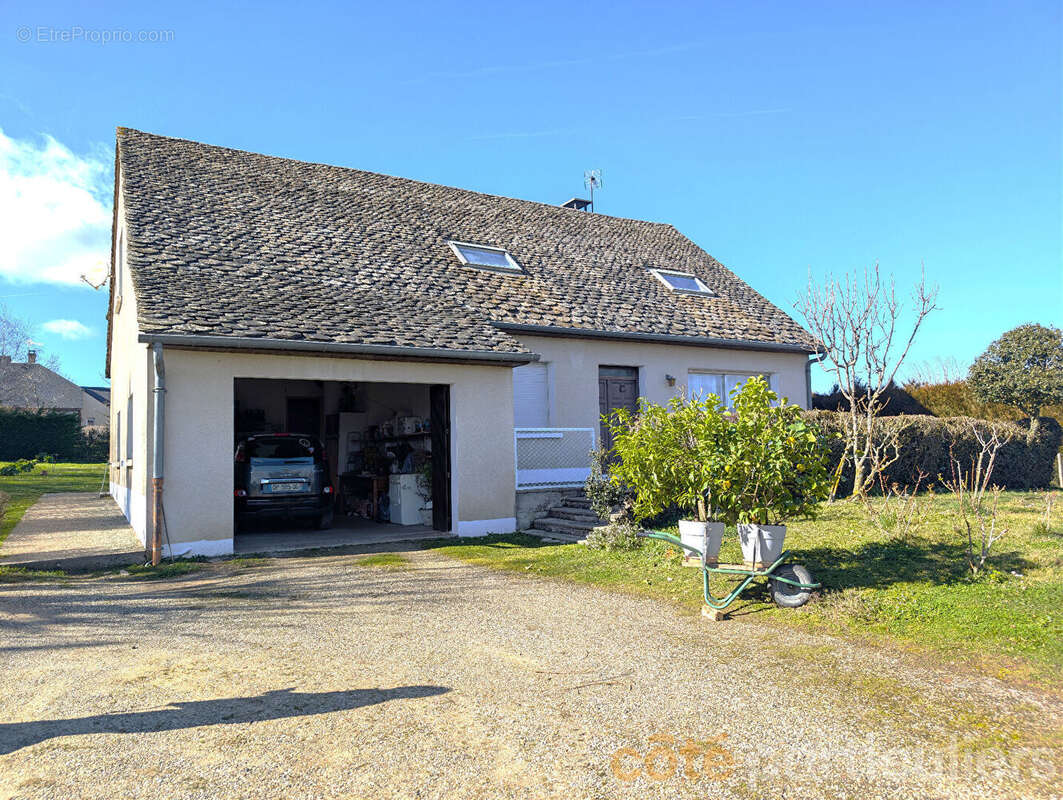 Maison à CALMONT