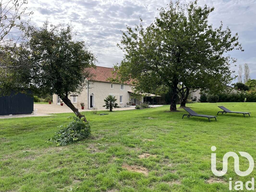 Photo 2 - Maison à PAIZAY-LE-SEC