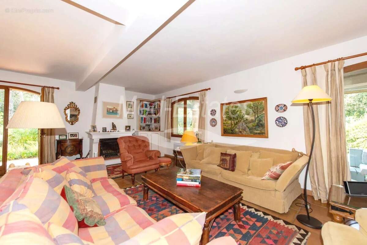 Maison à LA GARDE-FREINET