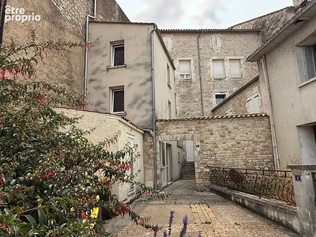 Appartement à MAINE-DE-BOIXE