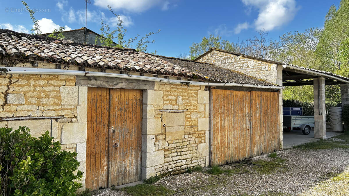 Maison à COULON