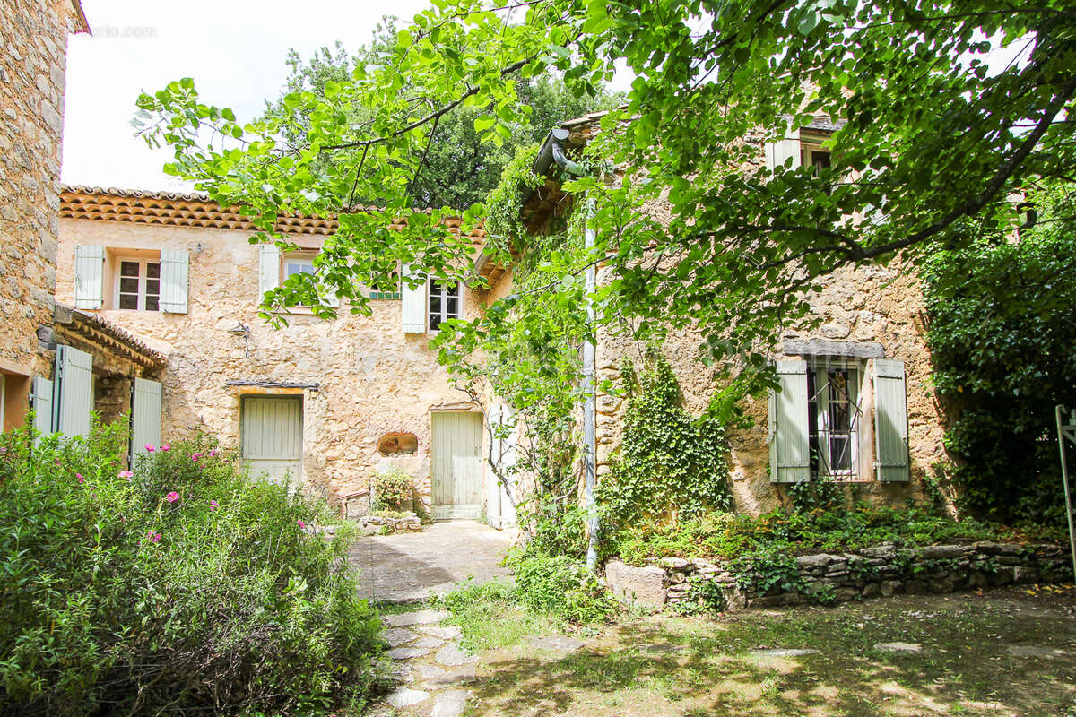 Maison à SUZETTE
