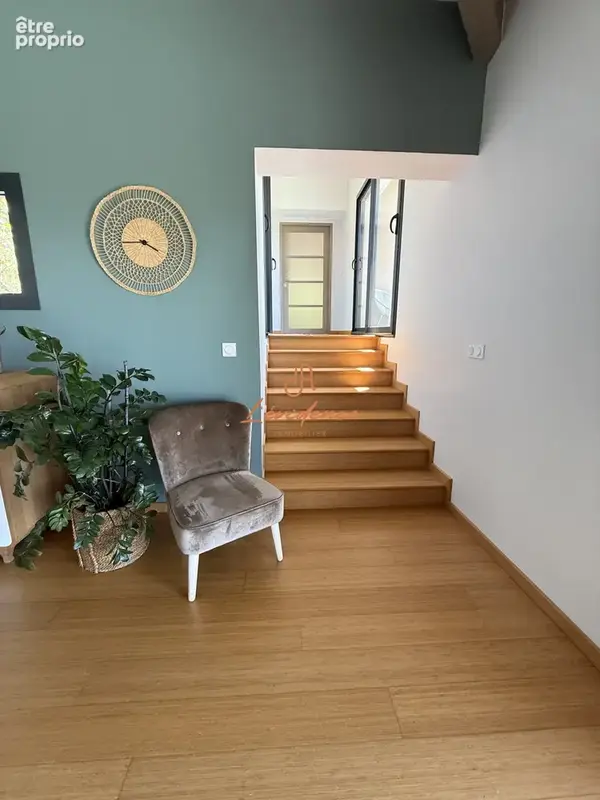 Dominant les hauteurs d'Allan, cette villa avec piscine ne ressemble à aucune autre - photo 14