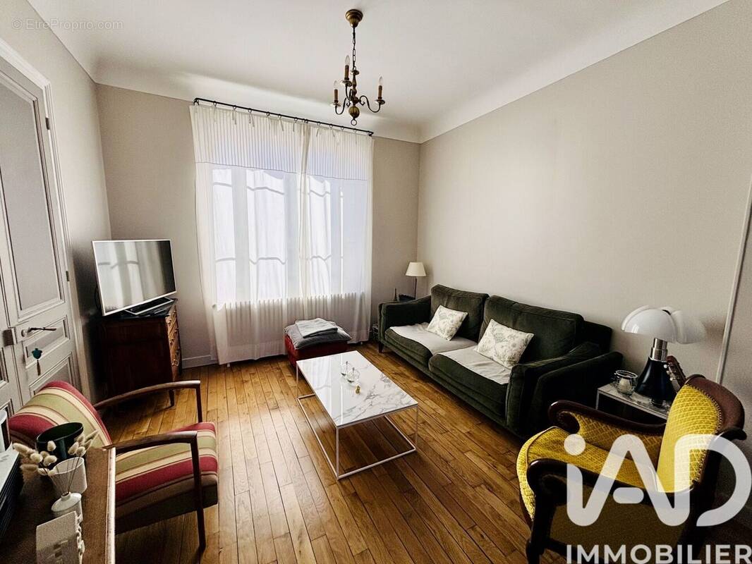 Photo 1 - Maison à COMPIEGNE