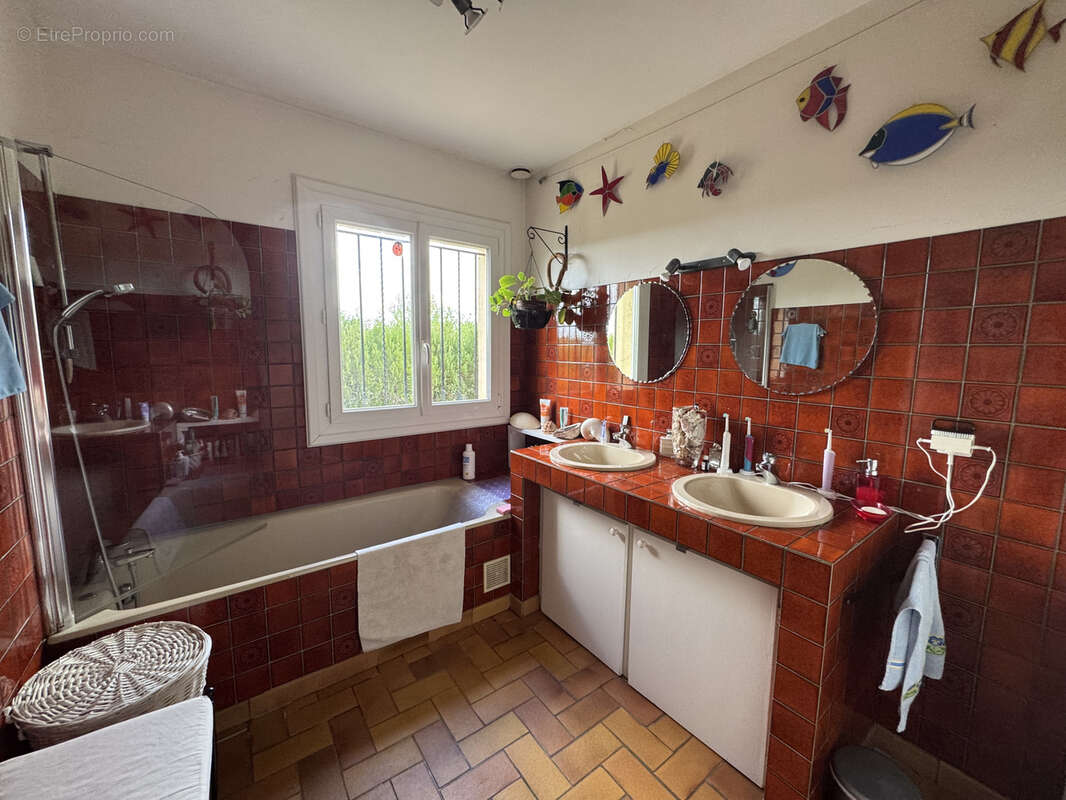 Maison à SAINT-GILLES