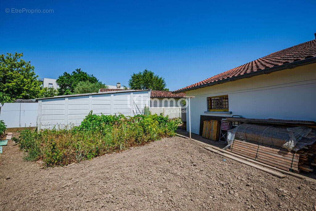 Maison à AMBES
