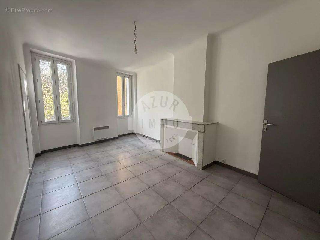 Appartement à ROQUEVAIRE