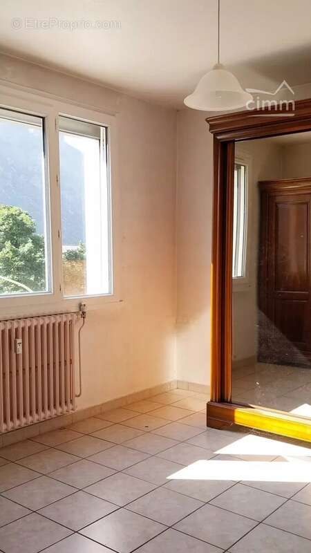 Appartement à SAINT-JEAN-DE-MAURIENNE