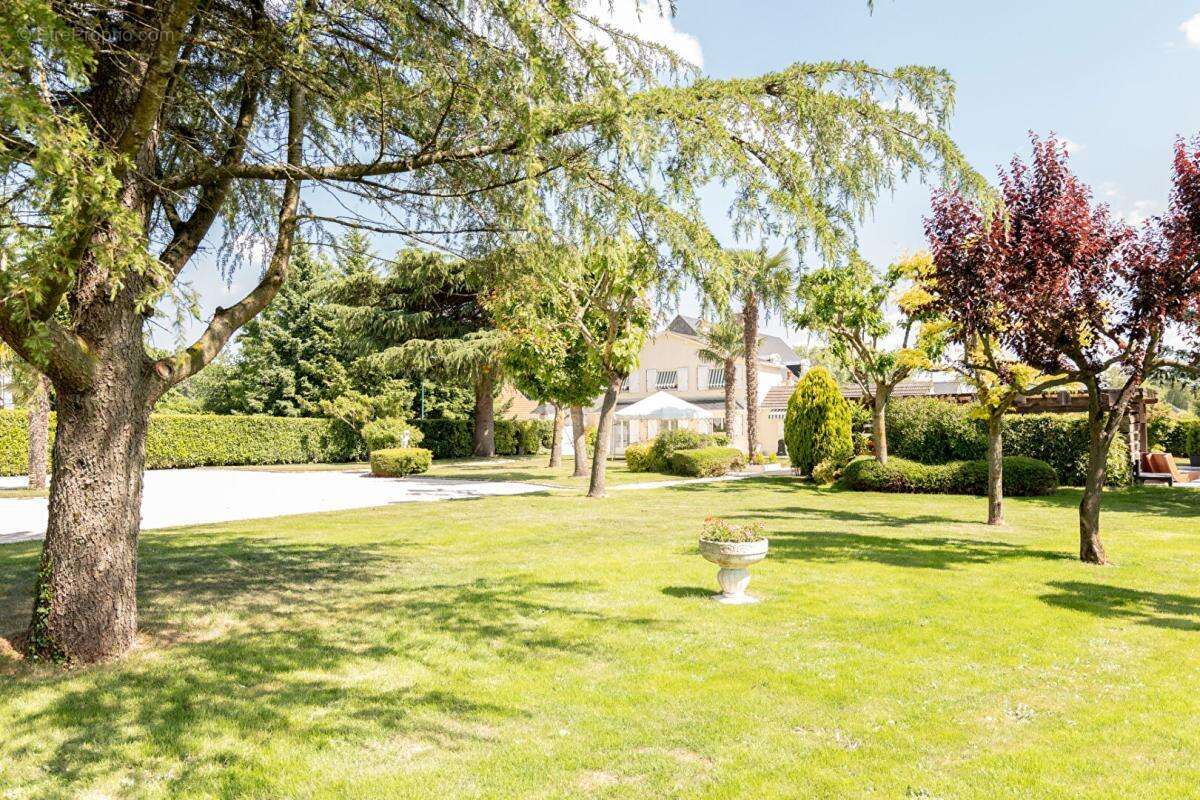 Lieux uniques ® - propriétés privées propose maison de 118 m² sur un terrain de 2661 m² proximité c0ntres - photo 4