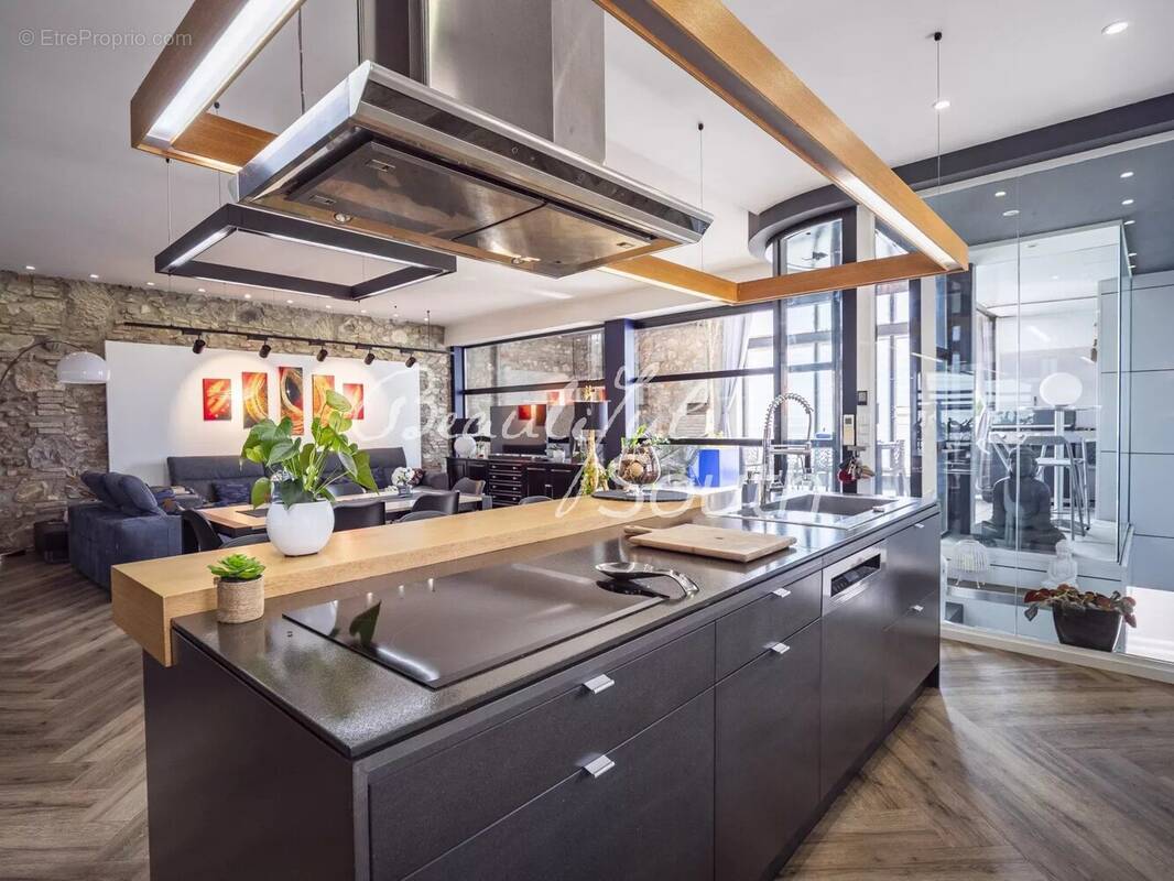 Maison à SAINT-LAURENT-DE-LA-SALANQUE