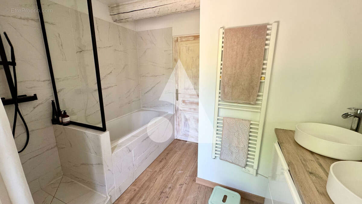 Appartement à VILLELAURE