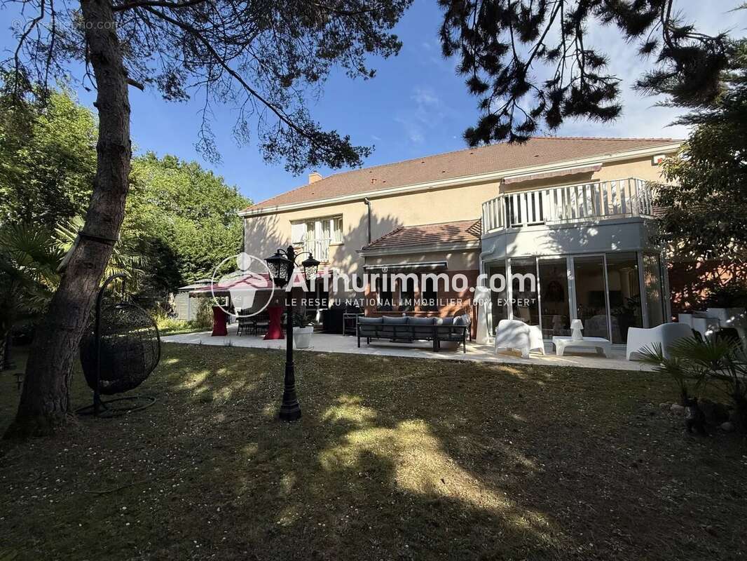 Maison à ETIOLLES
