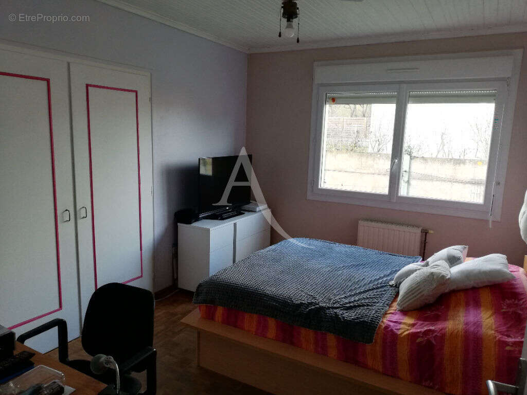 Maison à MOUTIERS-LES-MAUXFAITS