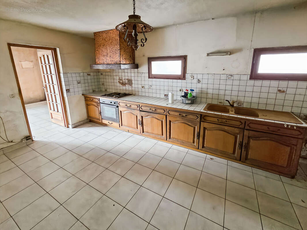 Maison à VERRIERES-LE-BUISSON