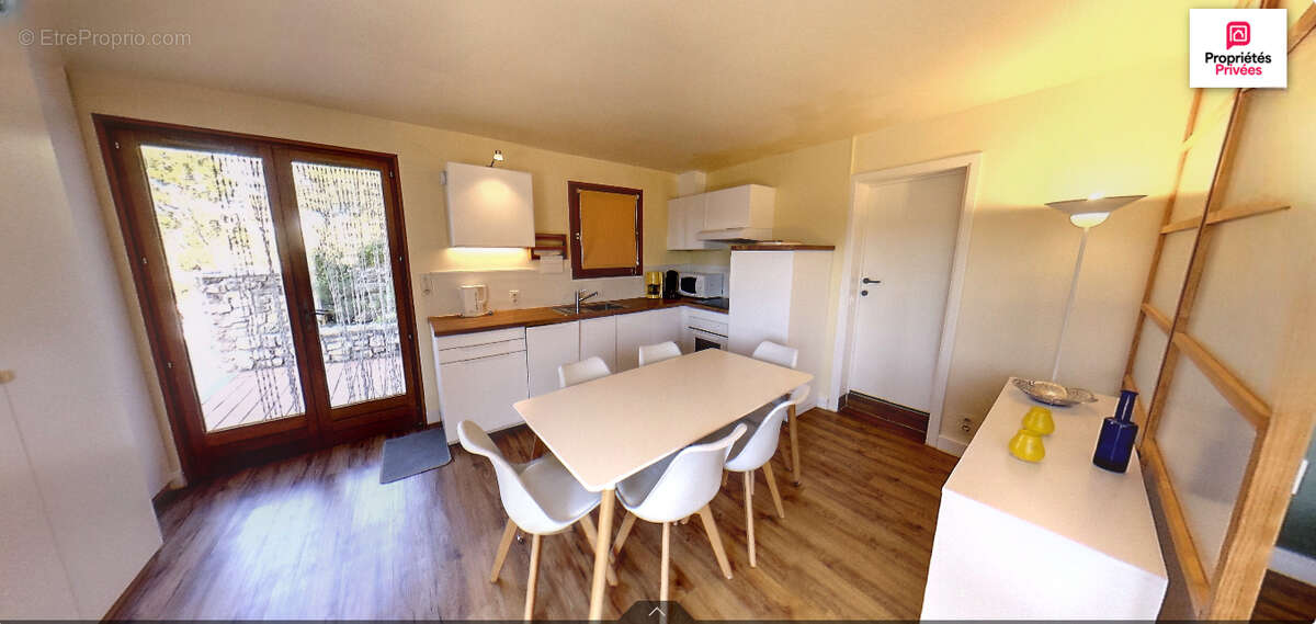 Maison à ESPARRON-DE-VERDON