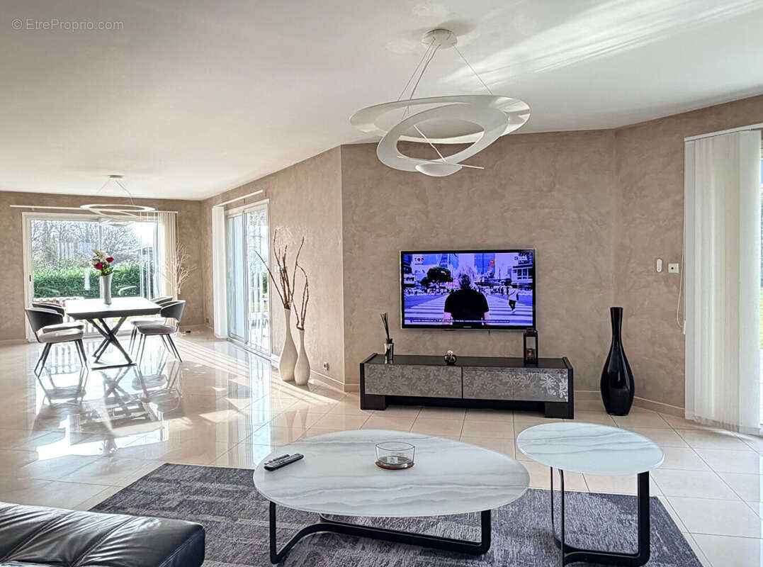 Maison à BELLEGARDE-SUR-VALSERINE